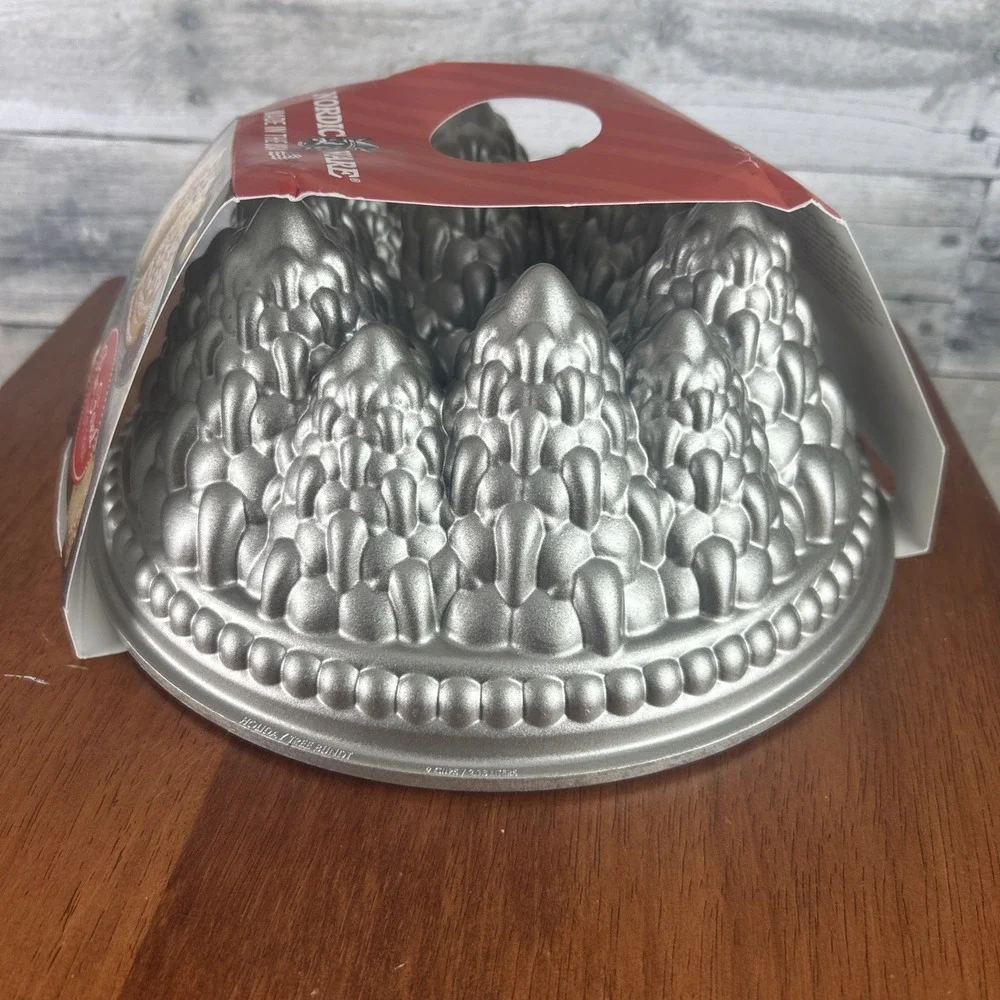 Nordic Ware Pine Forest Bundt Pan - 9 Cup - Silver - New